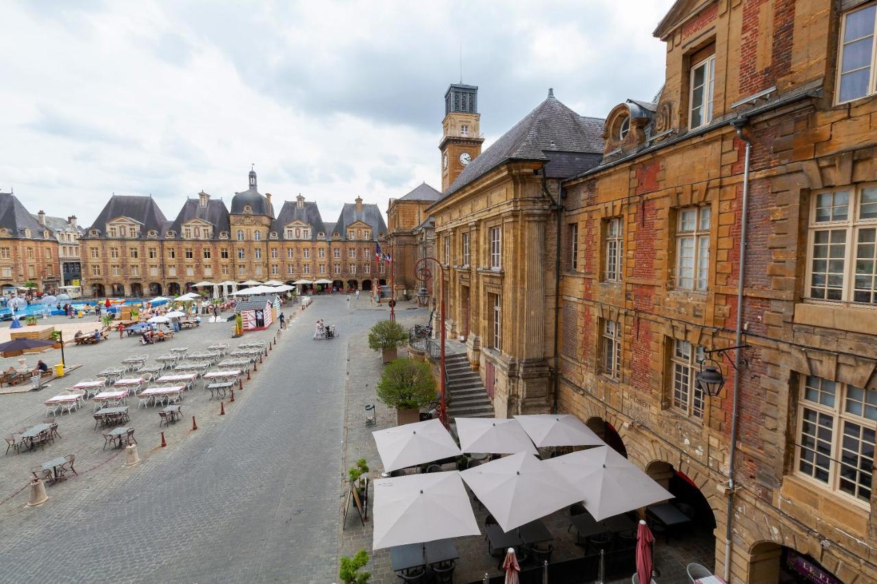 Charleville-Mezieres: Belle Vue Place Ducale Kültér fotó