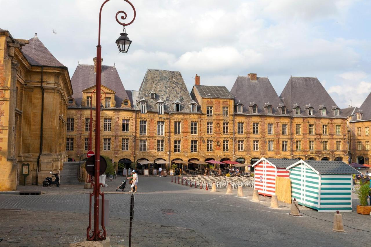 Charleville-Mezieres: Belle Vue Place Ducale Kültér fotó