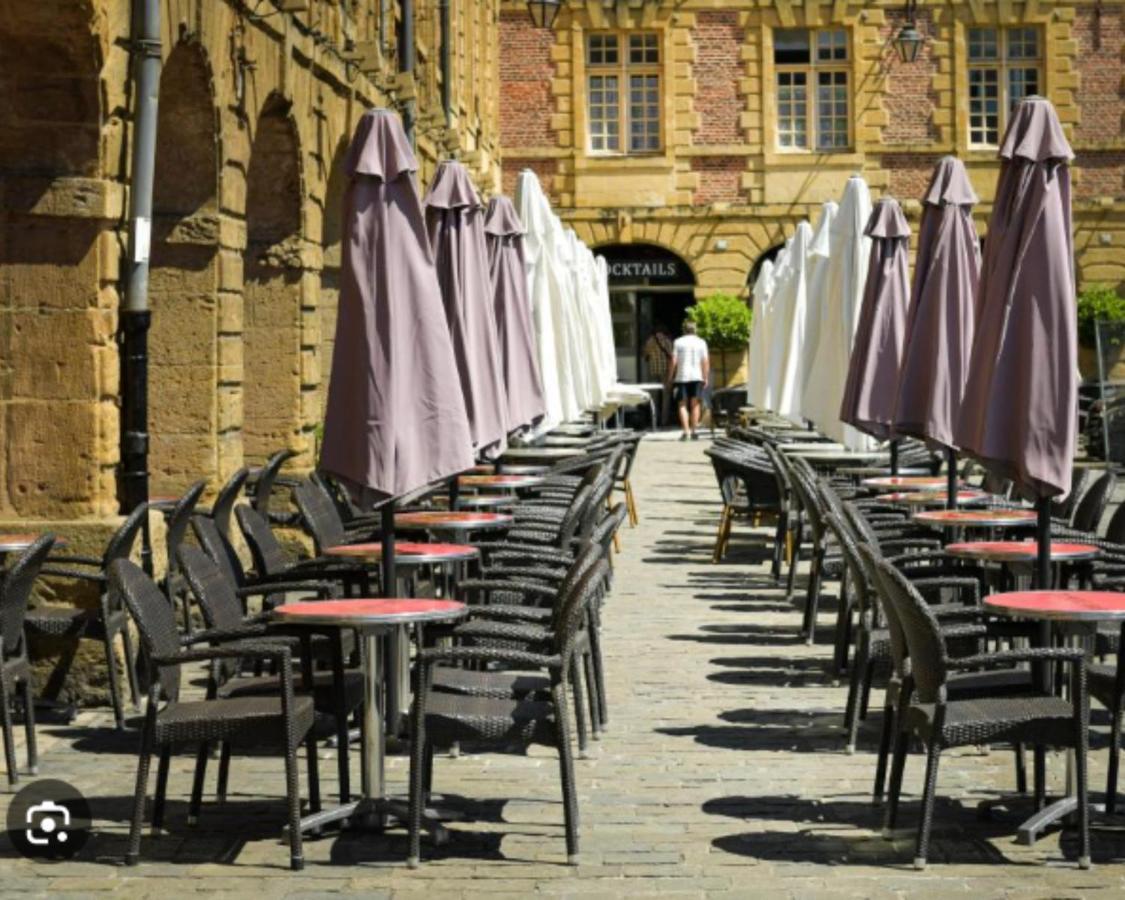 Charleville-Mezieres: Belle Vue Place Ducale Kültér fotó