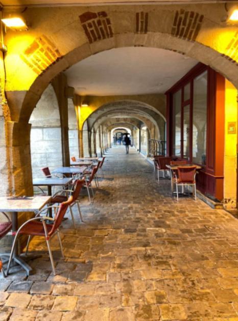 Charleville-Mezieres: Belle Vue Place Ducale Szoba fotó